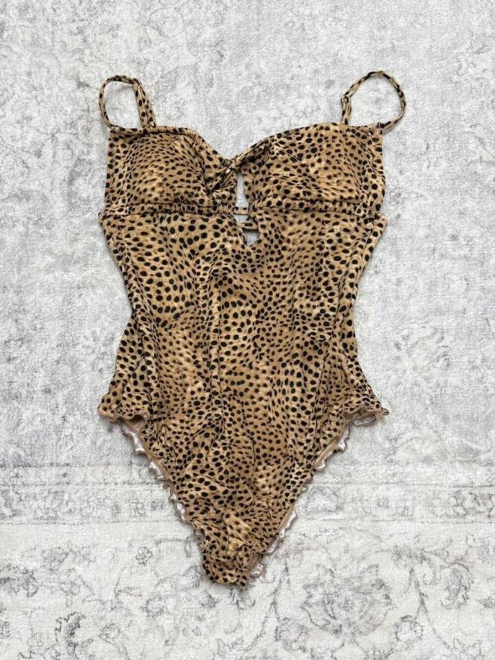 Shade & Shore keyhole cheetah swimsuit bikini